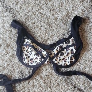 Beach Bunny Bikini Top Size Small